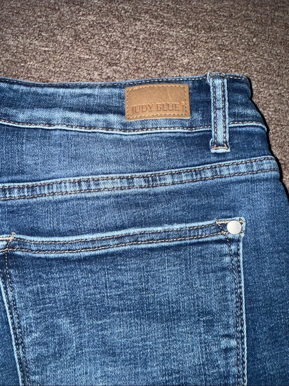 JUDY BLUE Denim Shorts - Medium Blue
